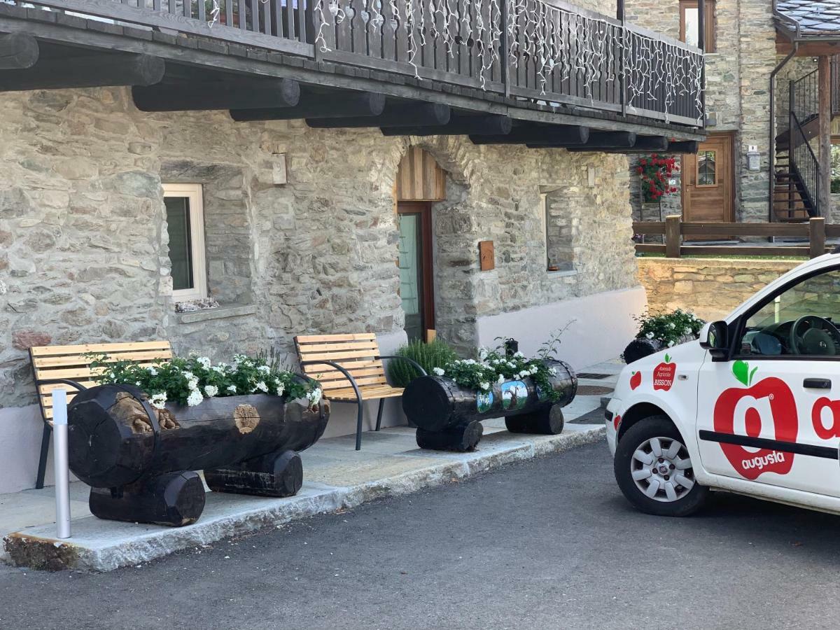Nellali Villa Gressan Exteriör bild
