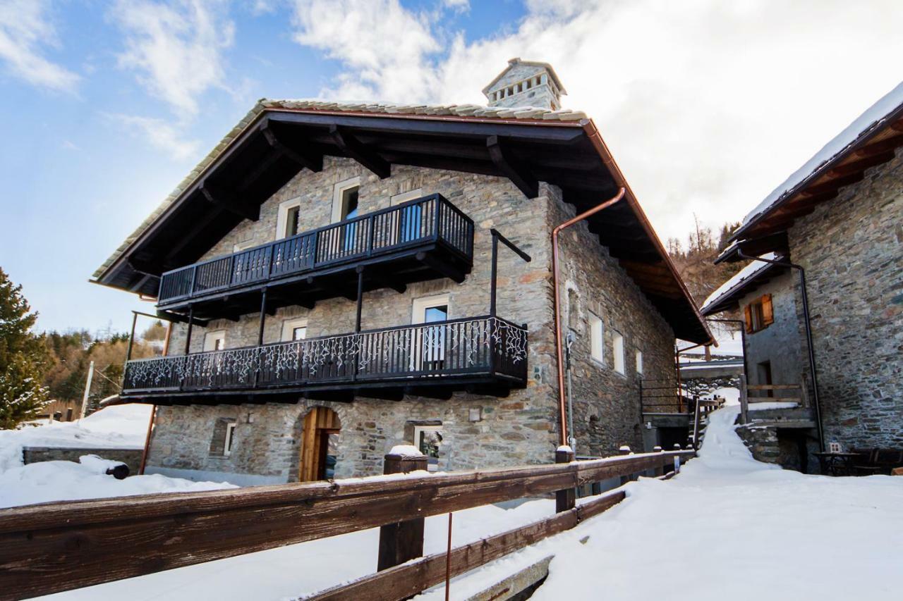 Nellali Villa Gressan Exteriör bild